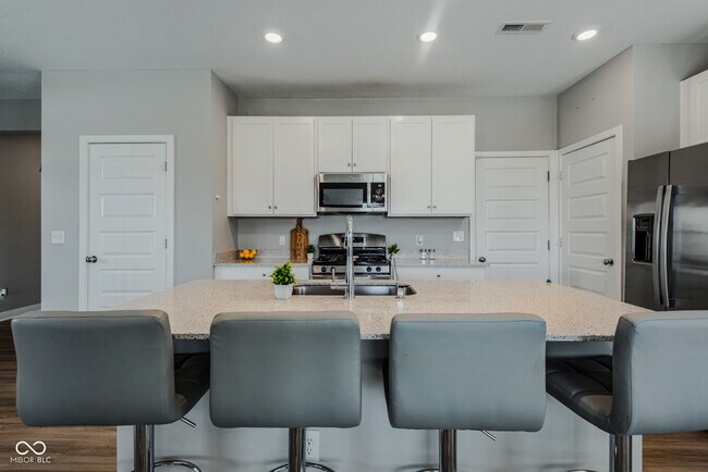 Building Photo - 144 Bluestem Ln