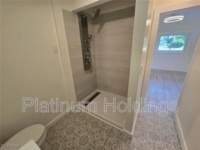 Building Photo - 10306 Winthrop Rd