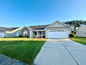 Building Photo - AVAILABLE NOW!! 4 Bedroom 2 Bathroom Home