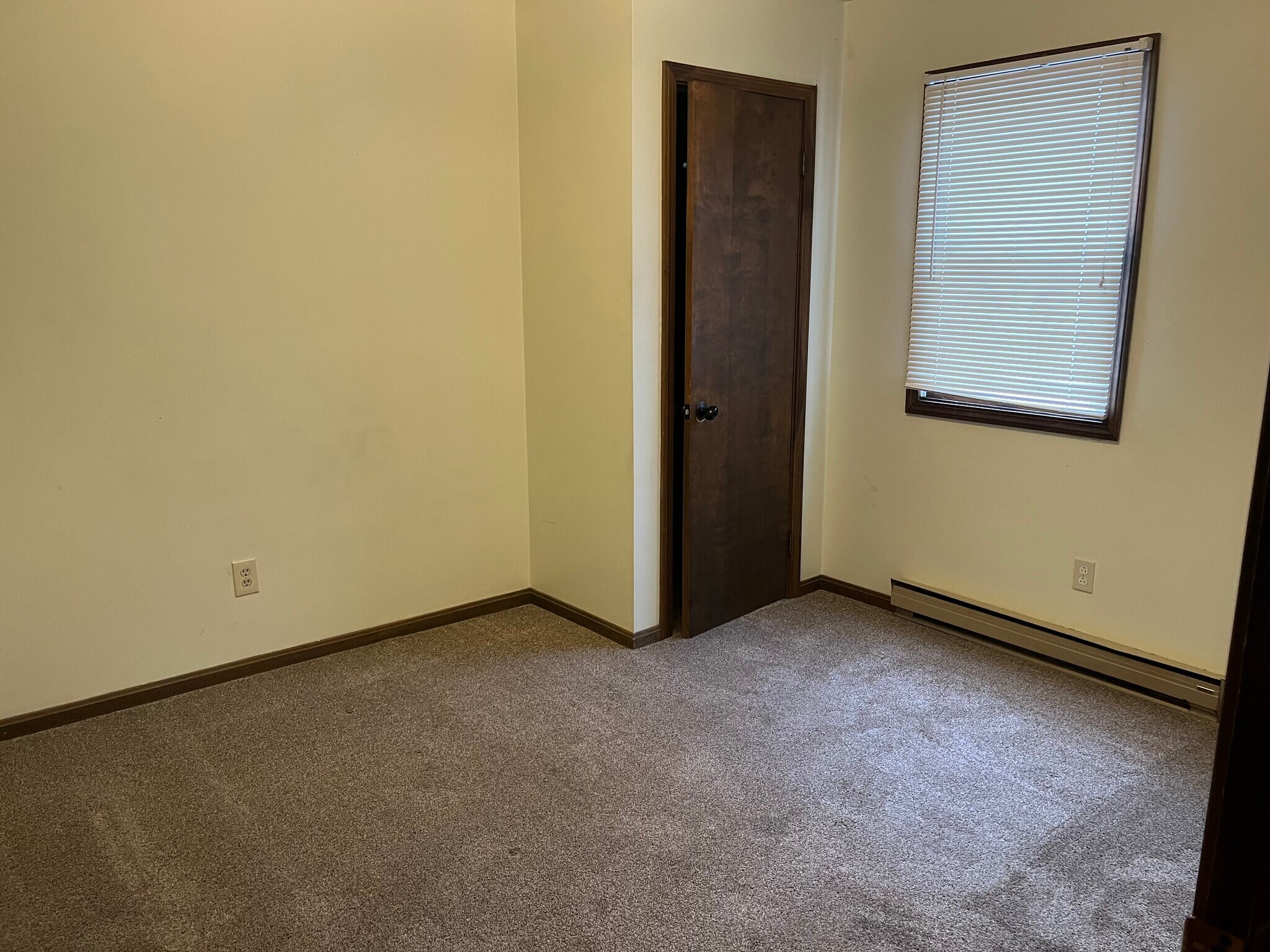 Building Photo - 930 Prospect St