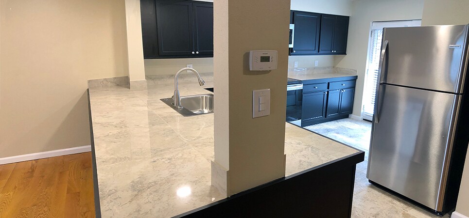 Kitchen - 8710 Park Ln