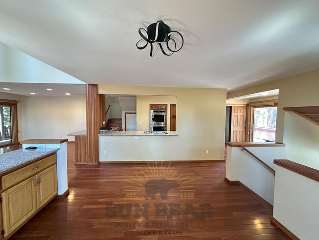 Building Photo - Bright Unfurnished Home with 2 Car Garage!