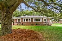 Building Photo - Available September 1st. Beautiful FULLY F...