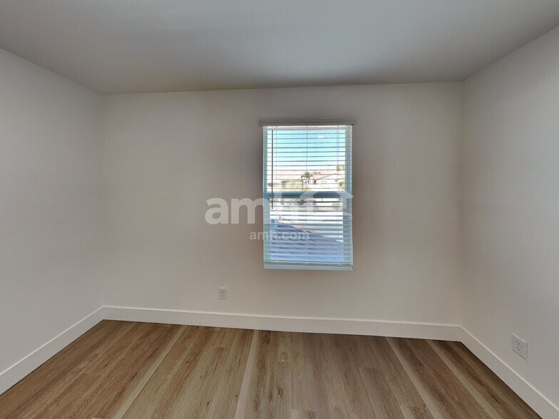 Building Photo - 8182 Winterfell Peak Ave