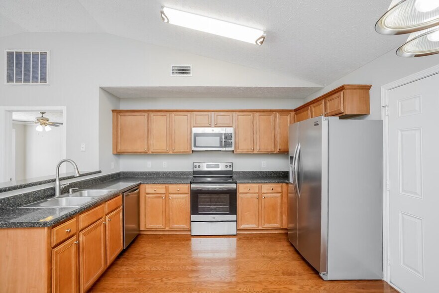 Building Photo - 3327 Velvet Court