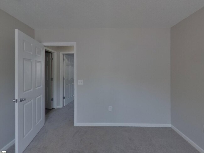 Building Photo - 430 Clark Glen Dr