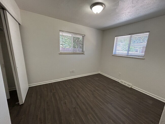 Building Photo - 2609 Stanford Rd