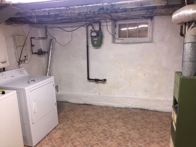 Building Photo - 2 bed 1 bath