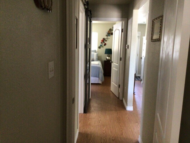 Building Photo - 1308 Belaire Dr
