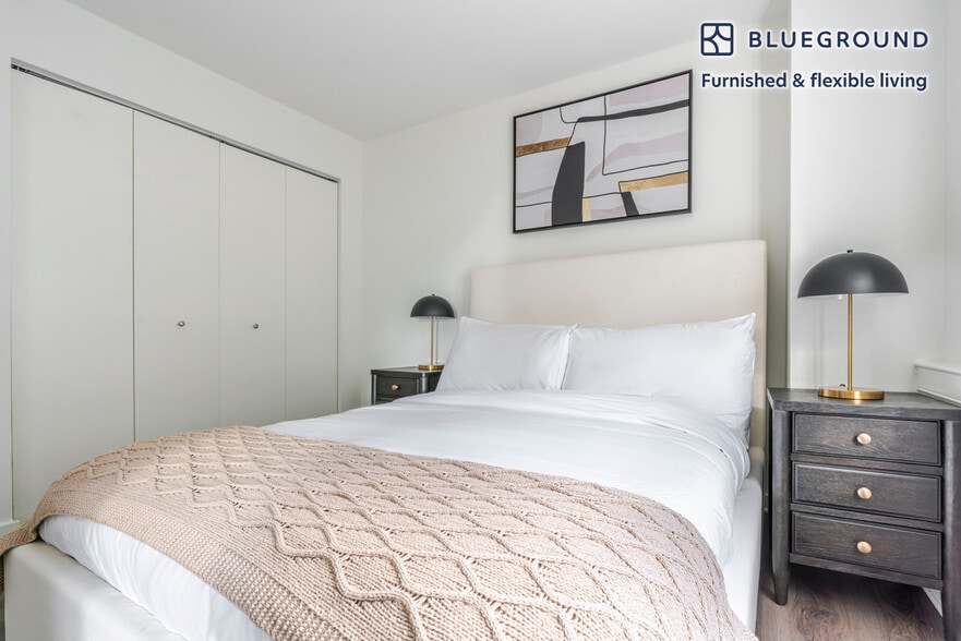 Building Photo - 400 8th St NW