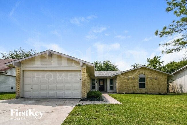 Primary Photo - 333 E Springdale Ln