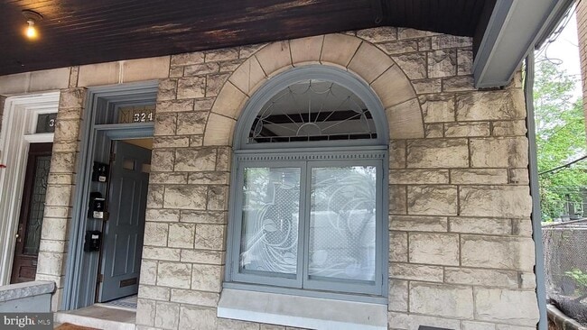 Primary Photo - 324 Spring St