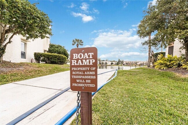 Building Photo - 512 Orange Dr