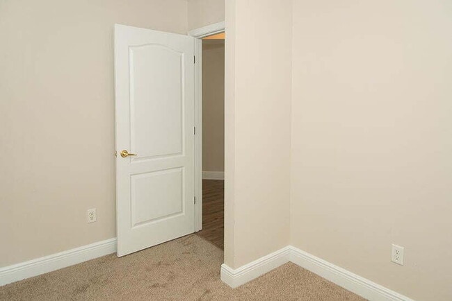 Building Photo - Spacious 4-Bedroom Sanctuary in gated comm...