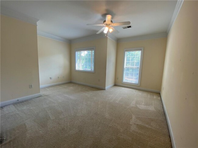 Building Photo - 2887 Laureate Ct
