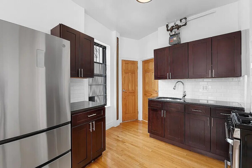 Building Photo - 235 W 12th St