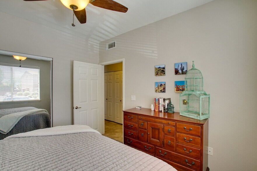 Building Photo - 7009 E Acoma Dr