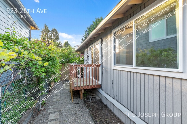 Building Photo - 923 26th Ave