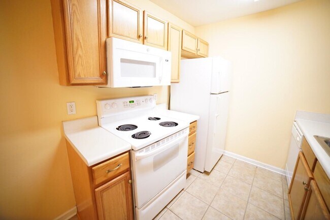 Building Photo - 2738 W Tharpe St
