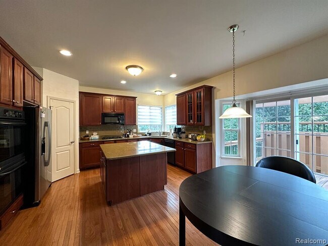 Building Photo - 16491 Mulberry Way
