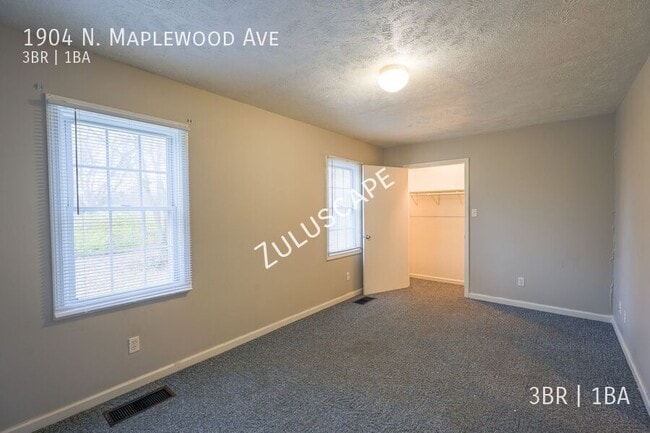 Building Photo - 1904 N Maplewood Ave