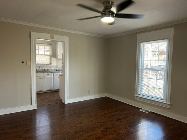 Building Photo - 2 Bedroom Home Near Plaza Midwood!