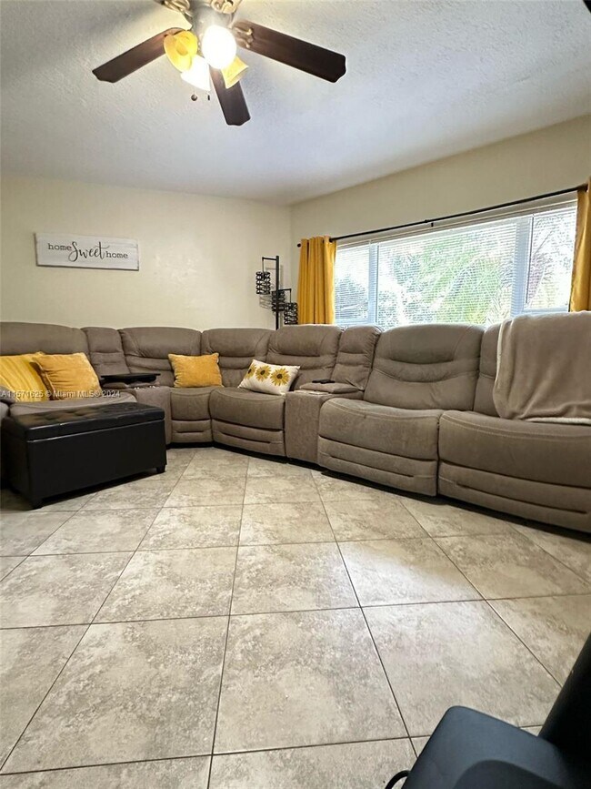 Building Photo - 1753 NE 18th St