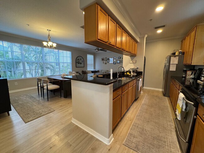 Building Photo - Private Townhouse in Heart of South Tampa