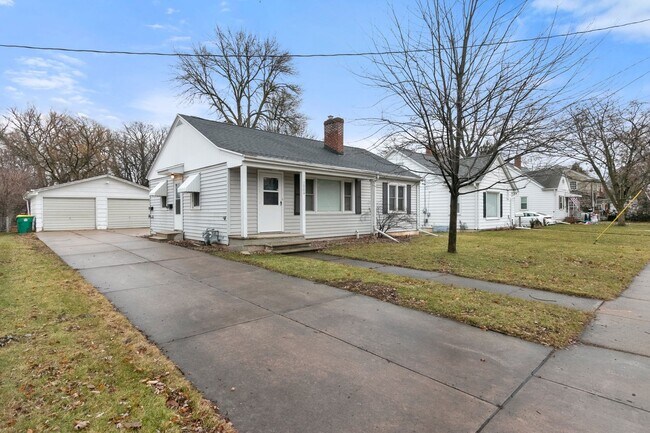 Building Photo - 1000 Hickory Hill Dr