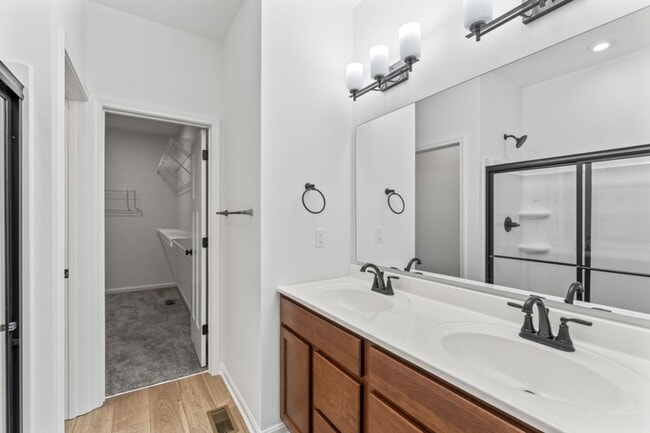 Building Photo - Short Term New Construction Townhouse for rent! Rental tell the end of May