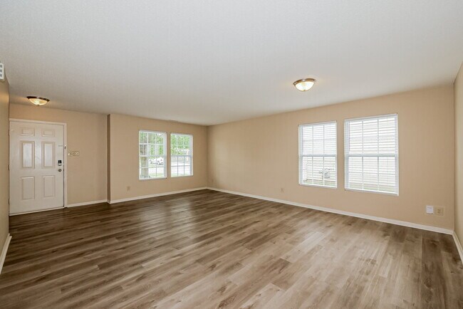 Building Photo - 2950 Hearthside Dr