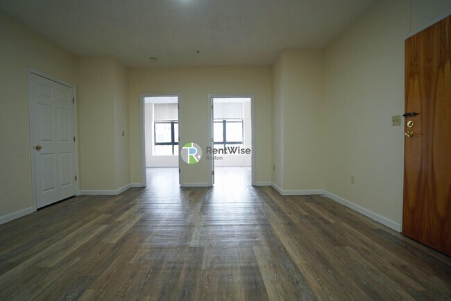 Building Photo - 81 Essex St