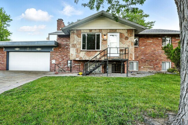 Building Photo - 5075-5085 Swadley St.-HM