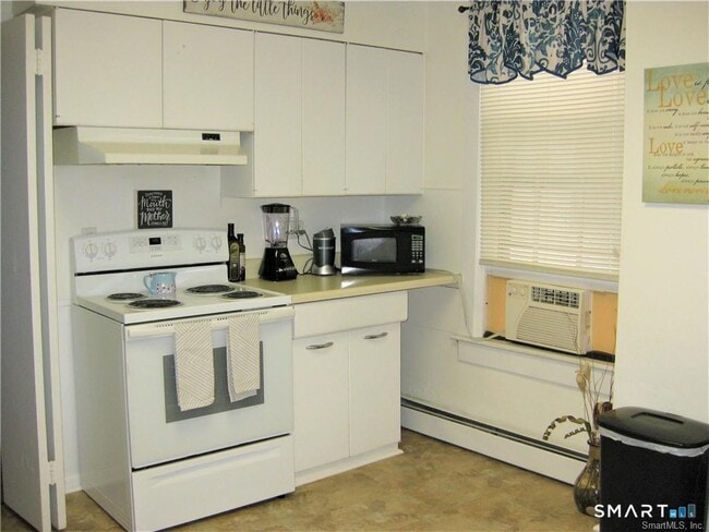 Building Photo - 45 W Main St