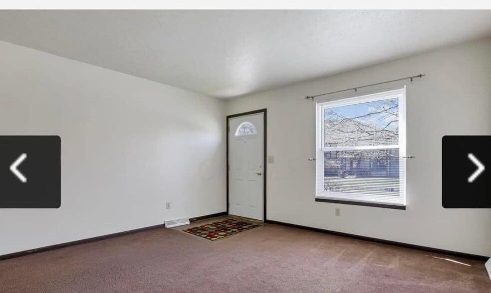 Building Photo - 1740 Churchill Downs Rd