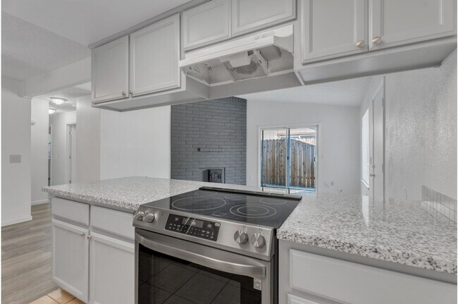 Building Photo - 3944-3944 Renick Way