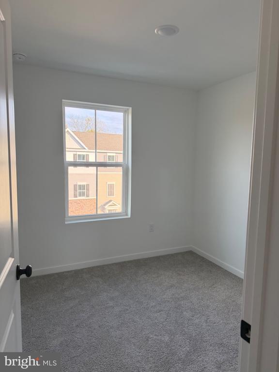 Building Photo - 40 Basswood St