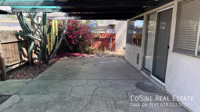 Building Photo - 10695 Esmeraldas Dr