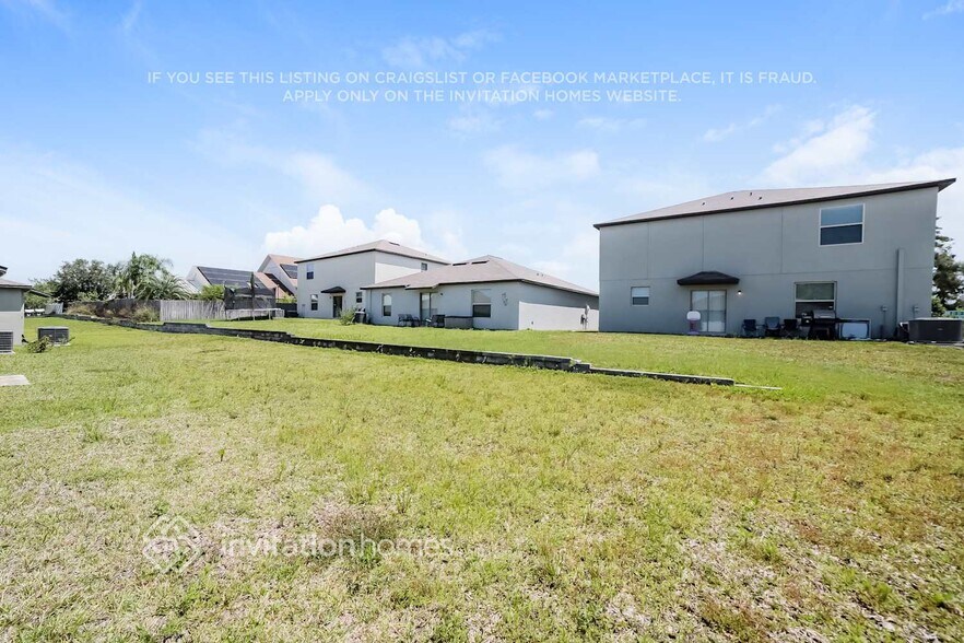 Building Photo - 1630 Blue Rose Dr