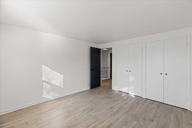 Building Photo - 114 Millbrook Dr