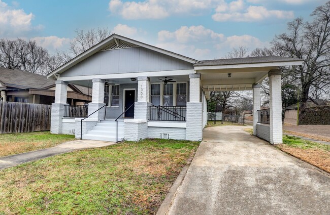 Primary Photo - 2 Bedroom 1 Bathroom House