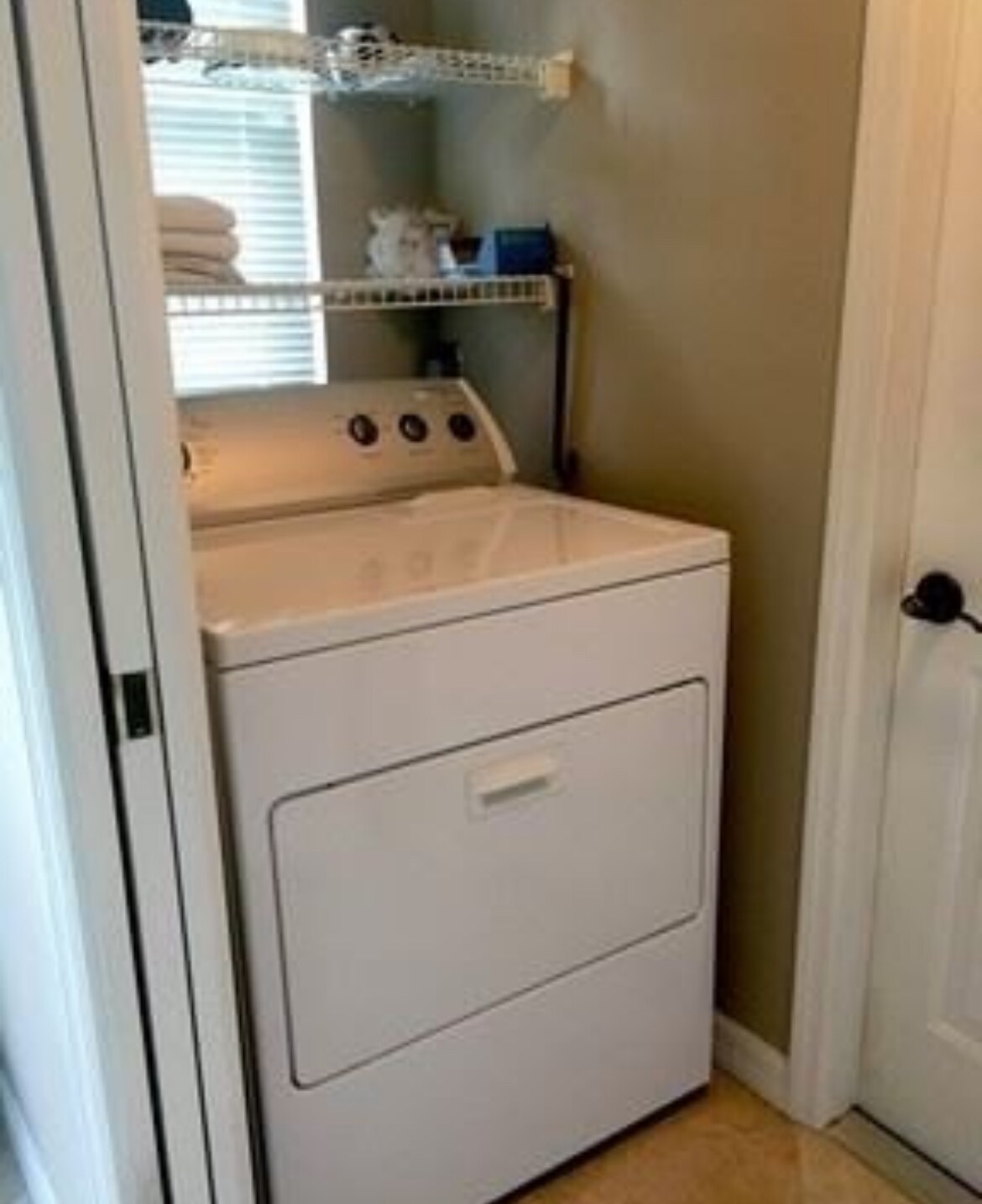 Dryer in laundry room - 562 SW Saint Martins Cv