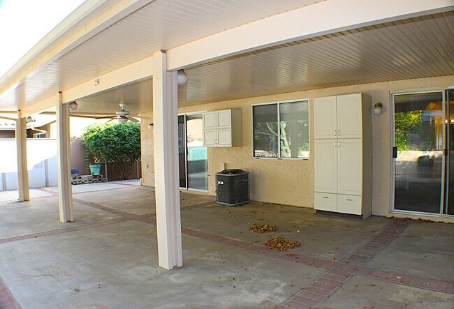 Building Photo - Beautiful Sun Lakes Country Club Home – 55+ Gated Community