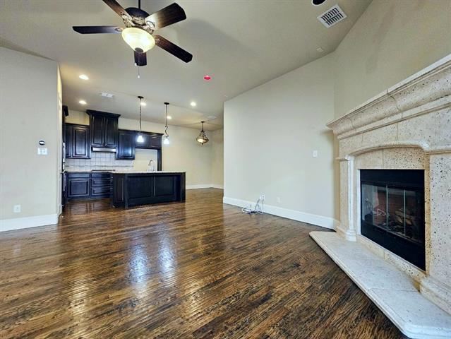 Building Photo - 7047 Comal Dr