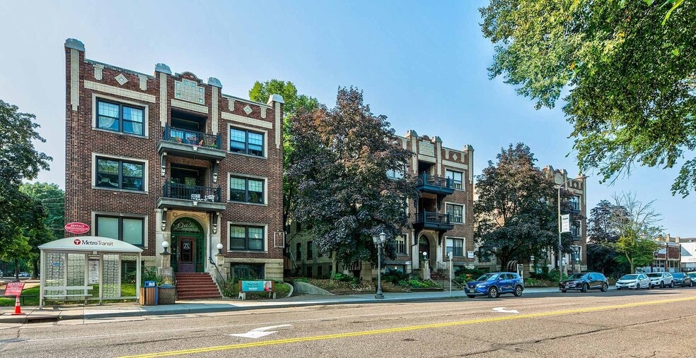 Primary Photo - Grand and Dale Apartments