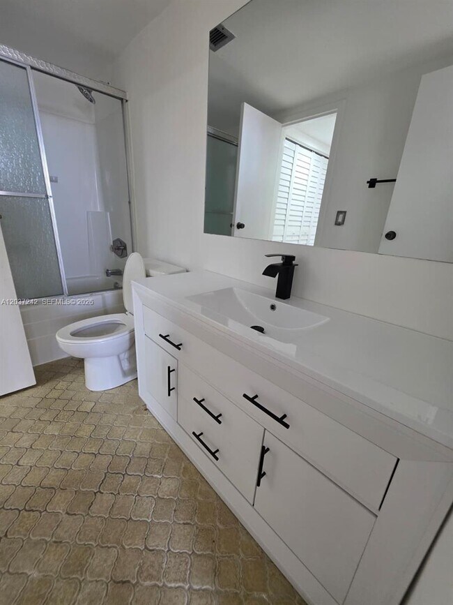 Building Photo - 13499 Biscayne Blvd