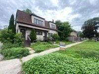 Building Photo - Updated 2 bed/1 bath Duplex for Rent!