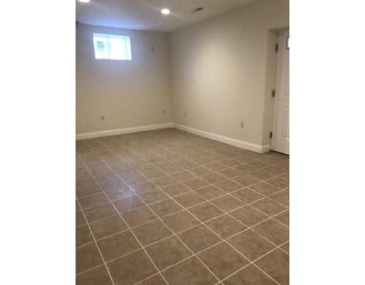 Building Photo - 133 US-1