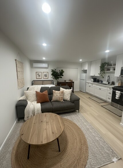 Primary Photo - 4718 W Ave L 6