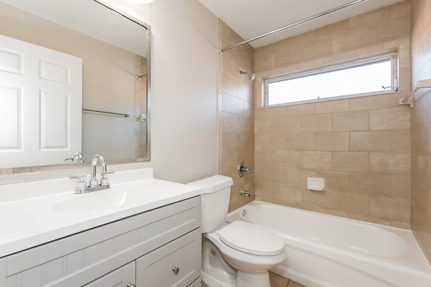 Building Photo - 12128 Buffington Ln
